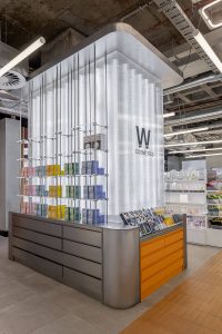 W Cosmetics – The Stand